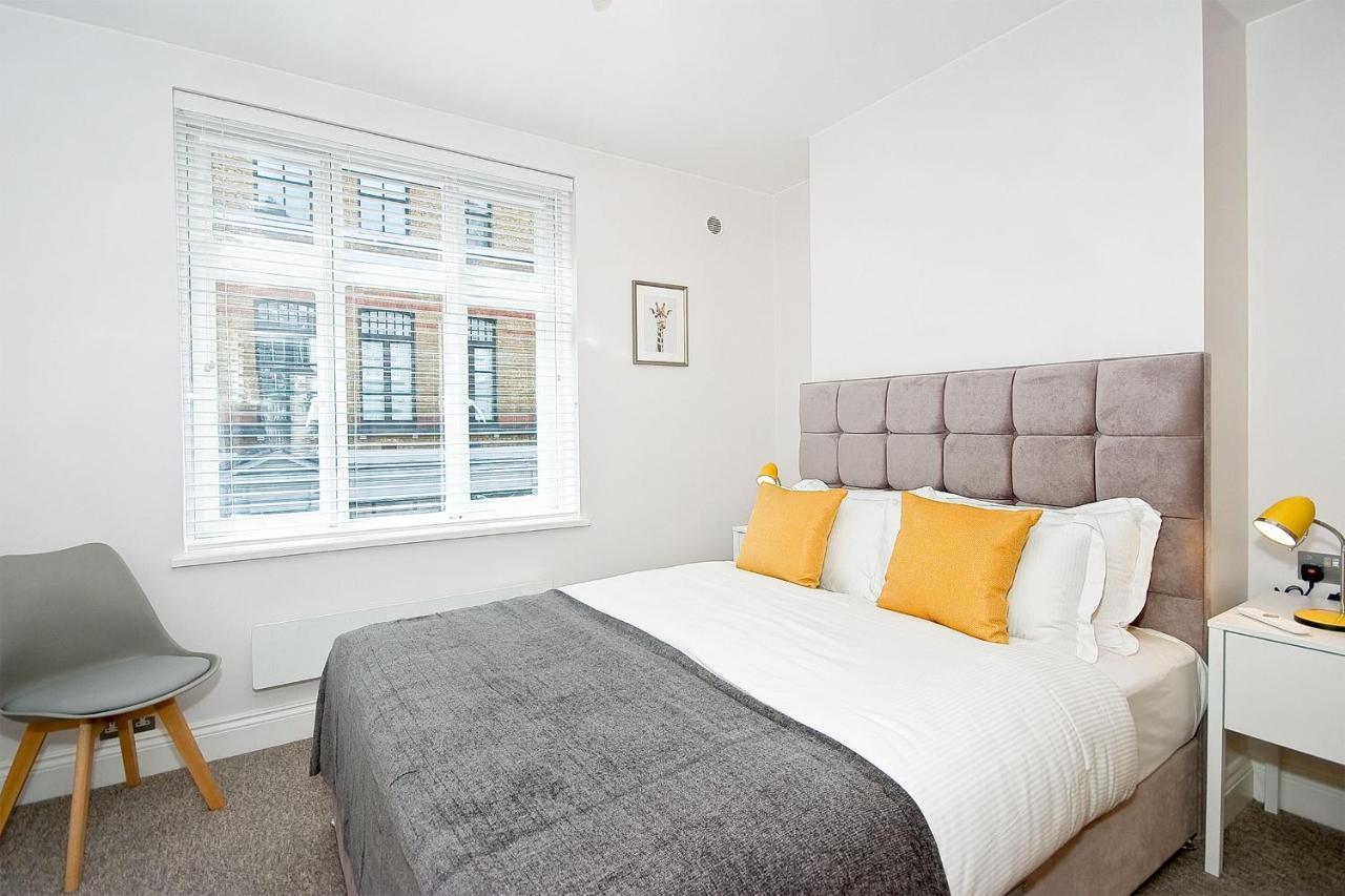 F2 Greek Street By Living * London