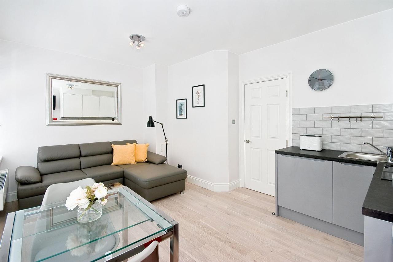 F2 Greek Street By Living Holiday home London